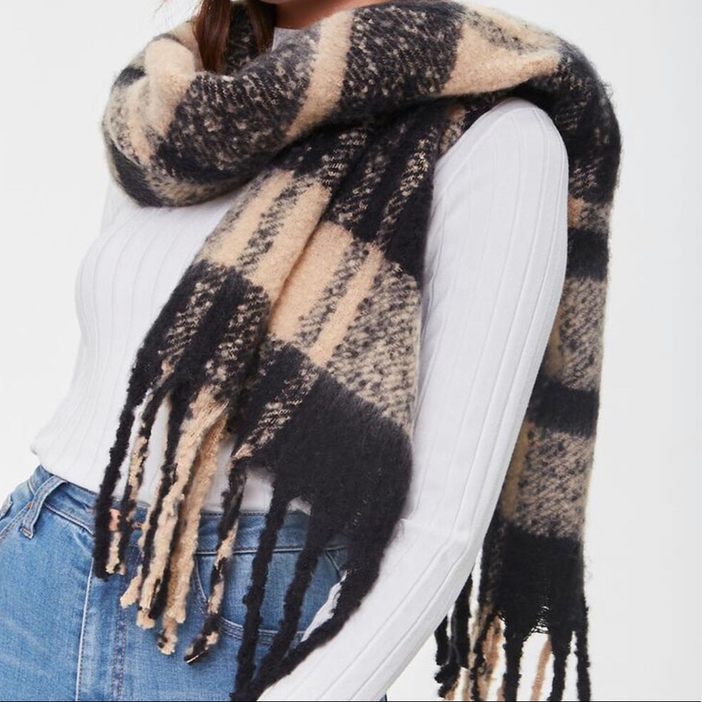 Forever 21 Black/Beige Plaid Fringe Oblong Scarf